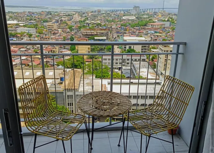 Sea View With Balcony Near Ayala Appart hôtel